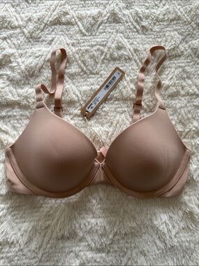 SKIMS Fits Everybody T-Shirt Bra in Mica